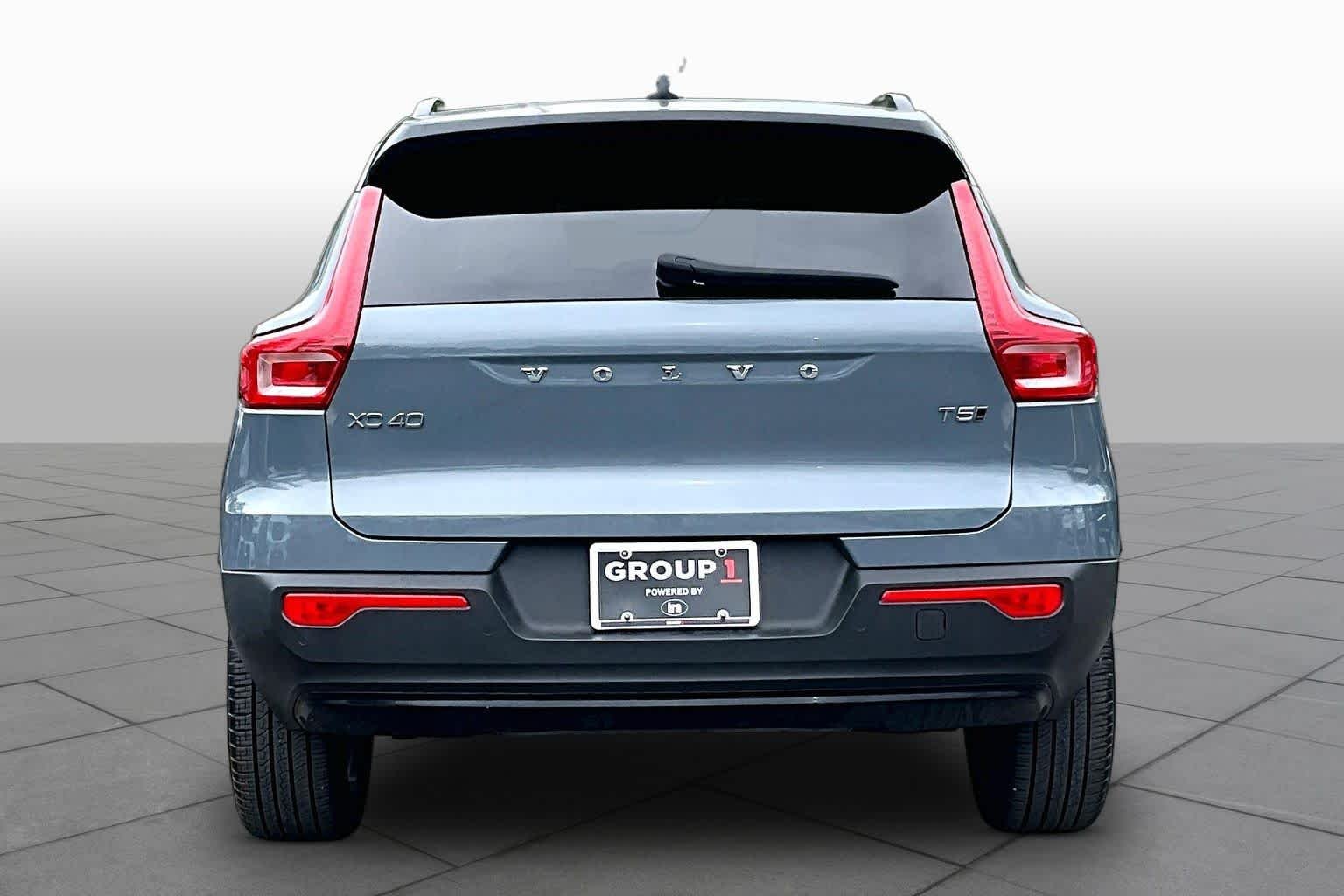 Used 2021 Thunder Grey Metallic Volvo R-Design image 5