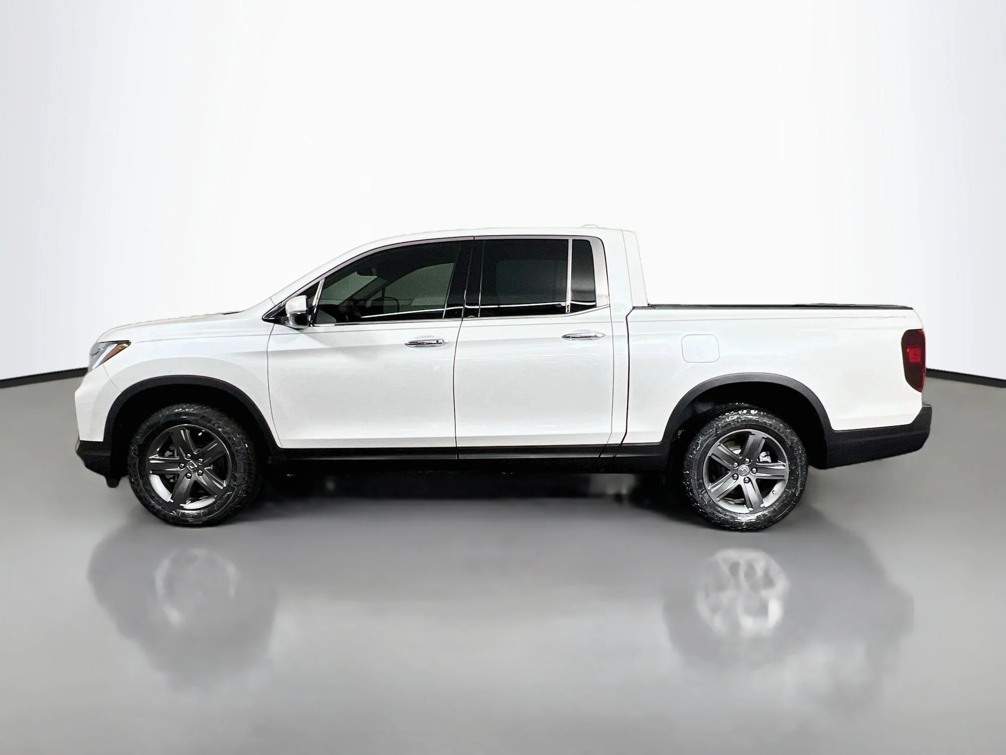 Certified Used 2022 Platinum White Pearl Honda AWD RTL-E image 29