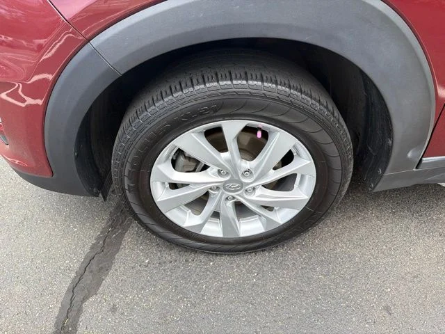 Used 2019 Red Hyundai Value image 28