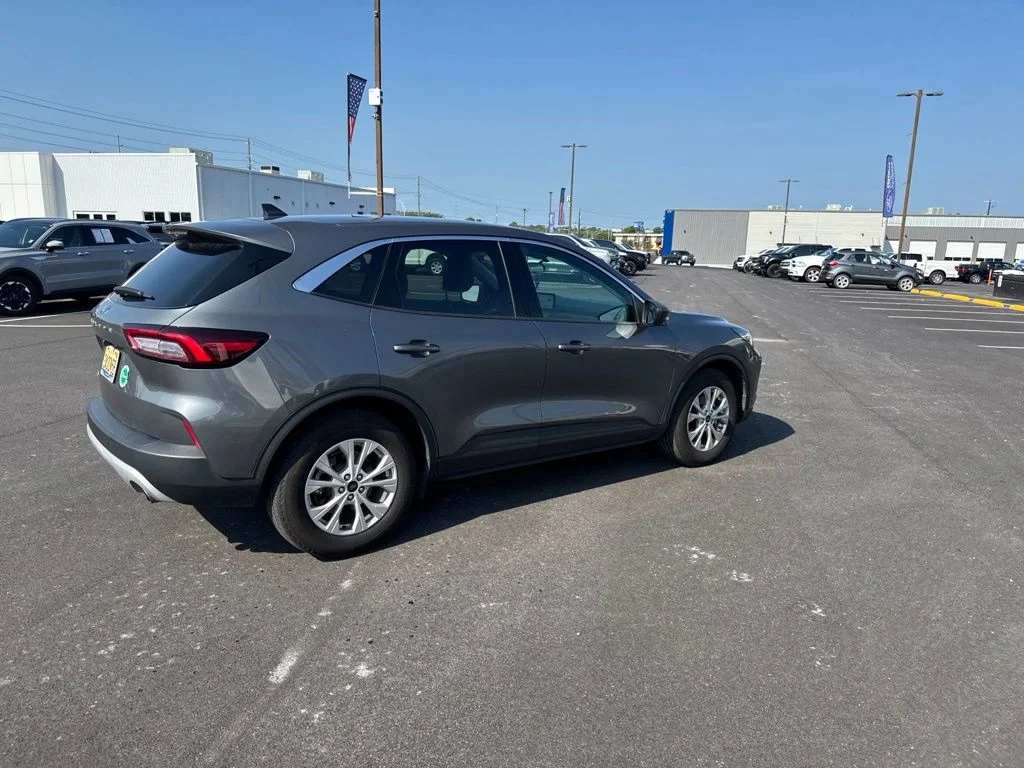 Used 2024 Gray Ford Active image 14