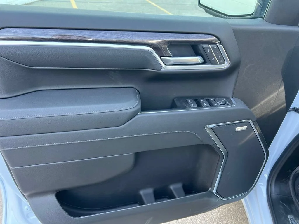 New 2026 Polar White Tricoat Chevrolet LTZ image 9