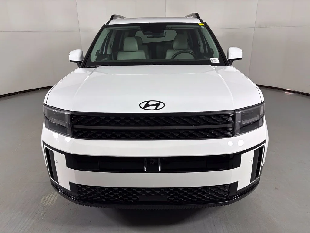 Used 2024 White Hyundai Calligraphy image 3