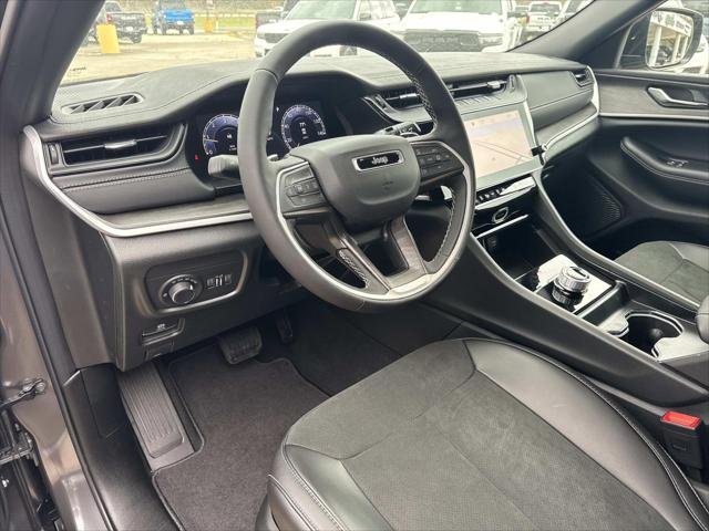 New 2026 Baltic Gray Metallic Clear-Coat Exterior Paint Jeep Laredo image 9