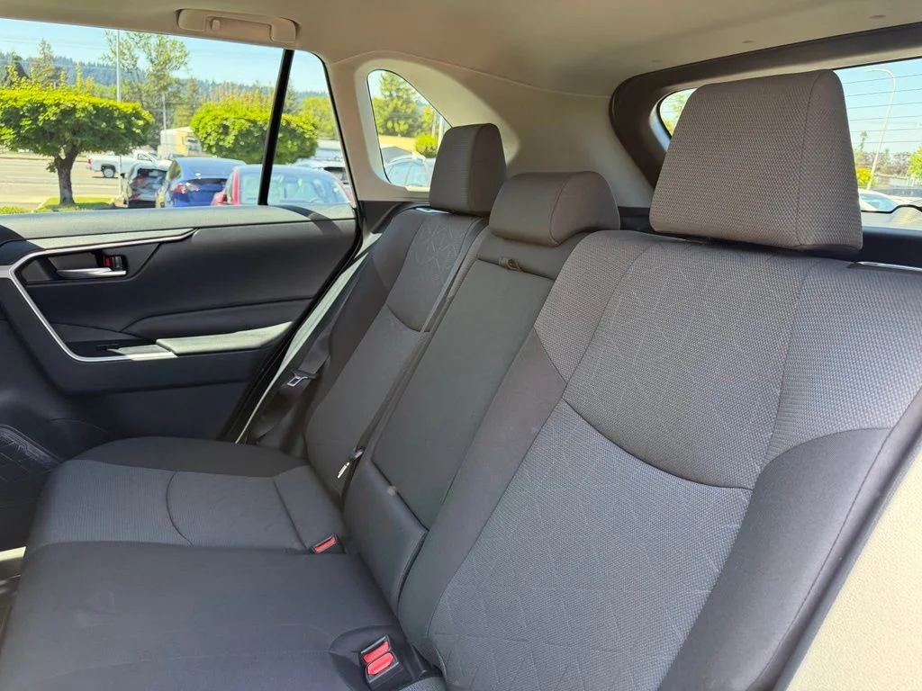Used 2025 Ice Toyota XLE image 30
