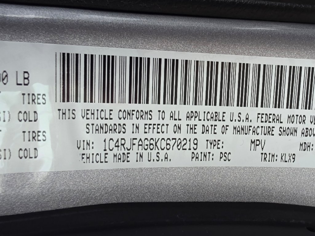 Used 2019 Billet Silver Metallic Clear Coat Jeep Altitude image 36