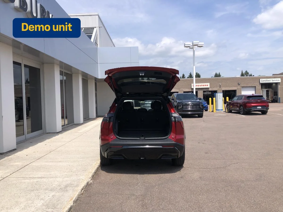 Used 2027 Red Chevrolet Awd 4dr Rs image 8