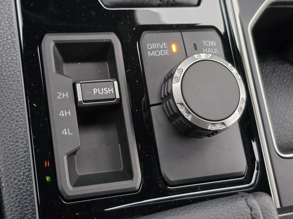 2026 Toyota Tundra SR5 - Photo 8