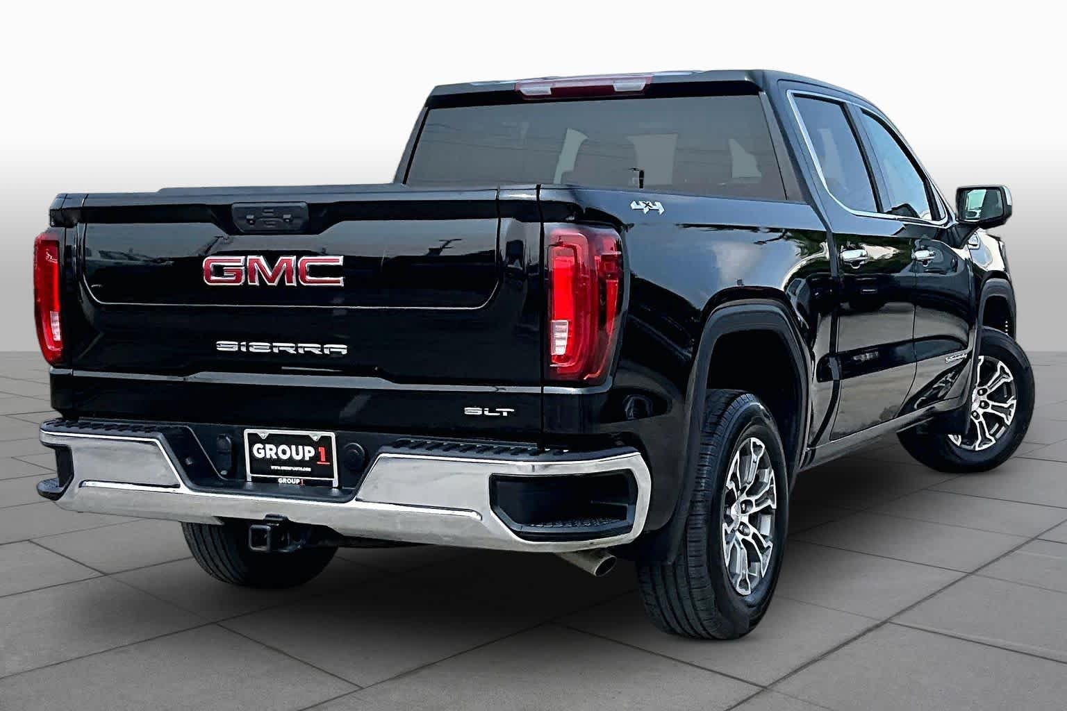 Used 2025 Onyx Black GMC SLT image 13