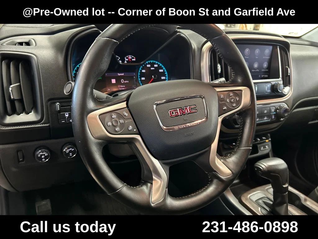 Used 2021 White GMC Denali image 20