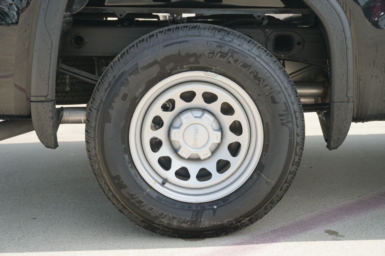 New 2026 Onyx Black GMC Pro image 6