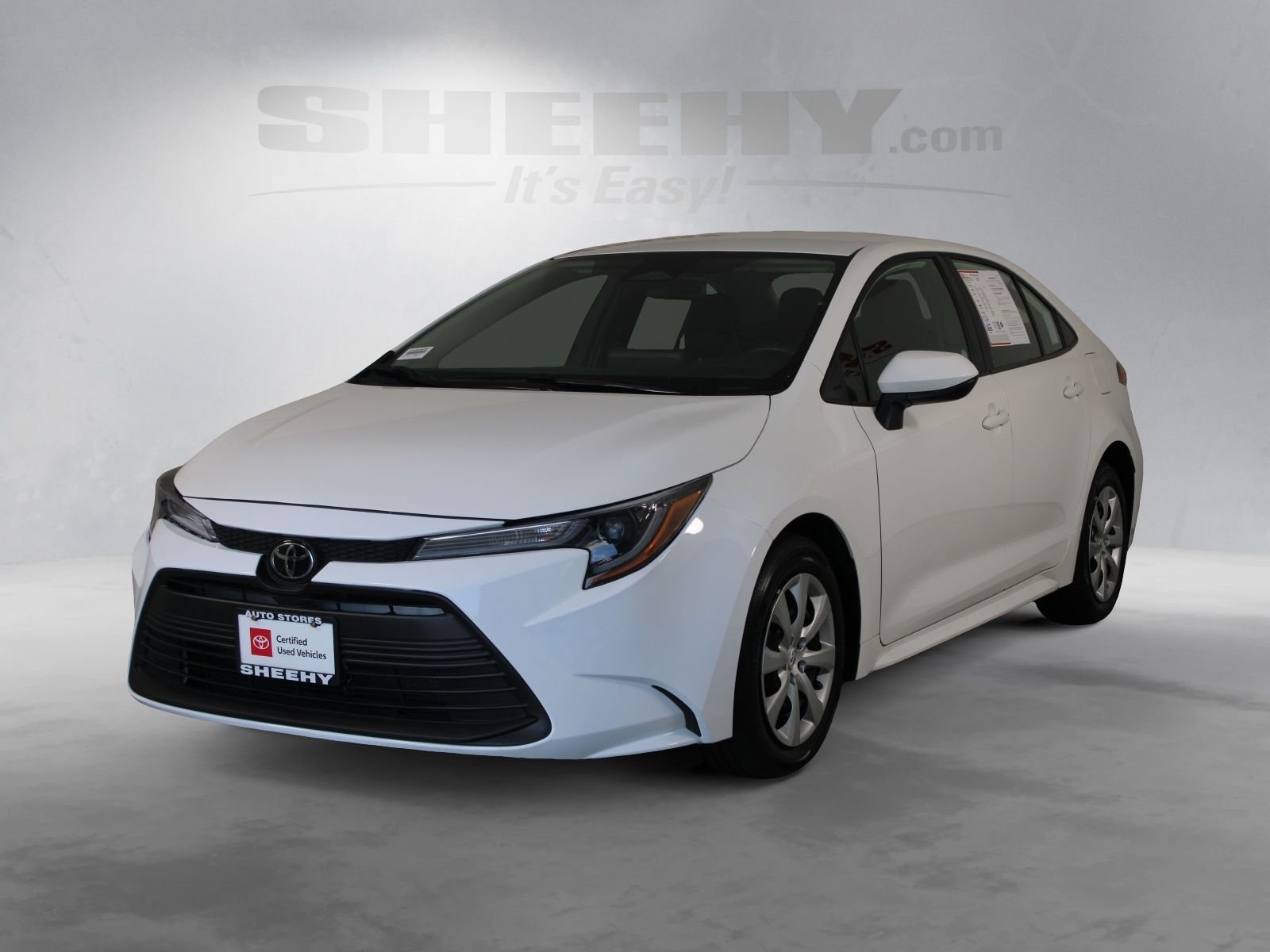 Used 2025 White Toyota LE image 15