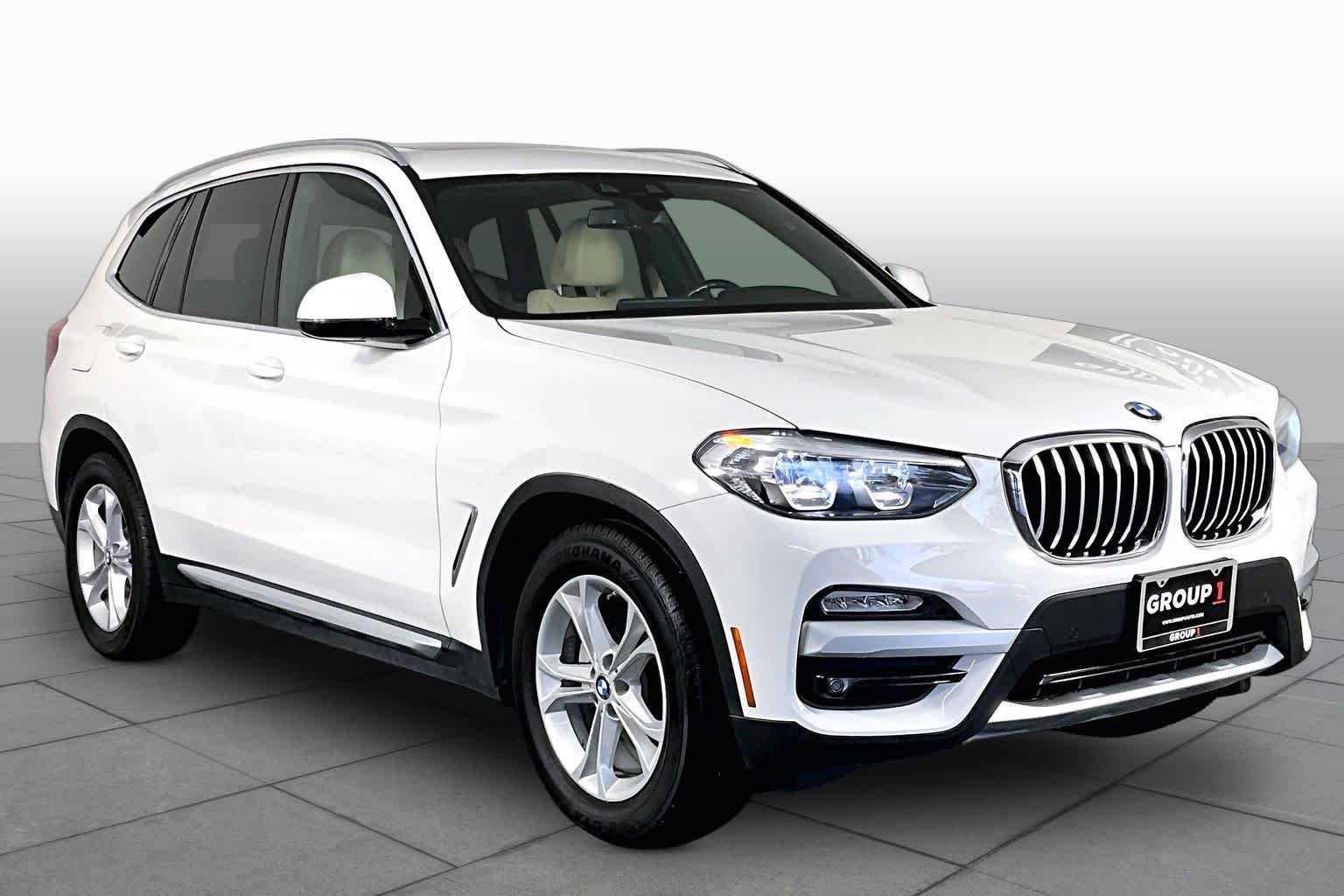 Used 2019 Alpine White BMW sDrive30i image 3