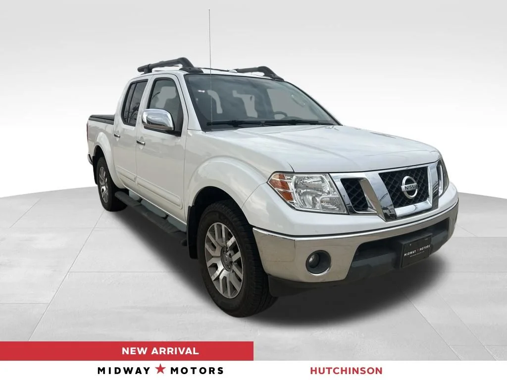 Used 2011 White Nissan SL image 1