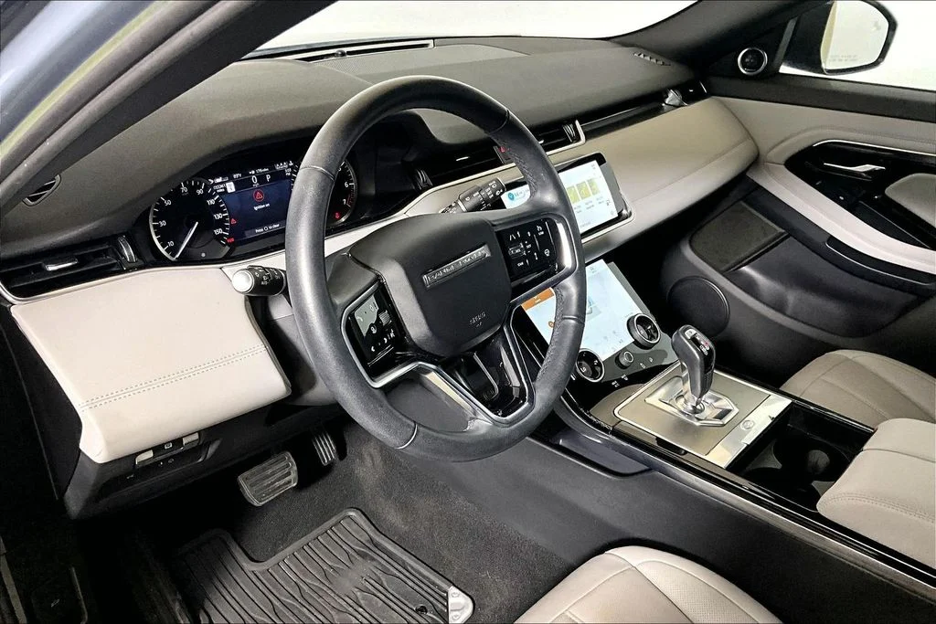 Used 2023 Nolita Grey Land Rover SE image 10
