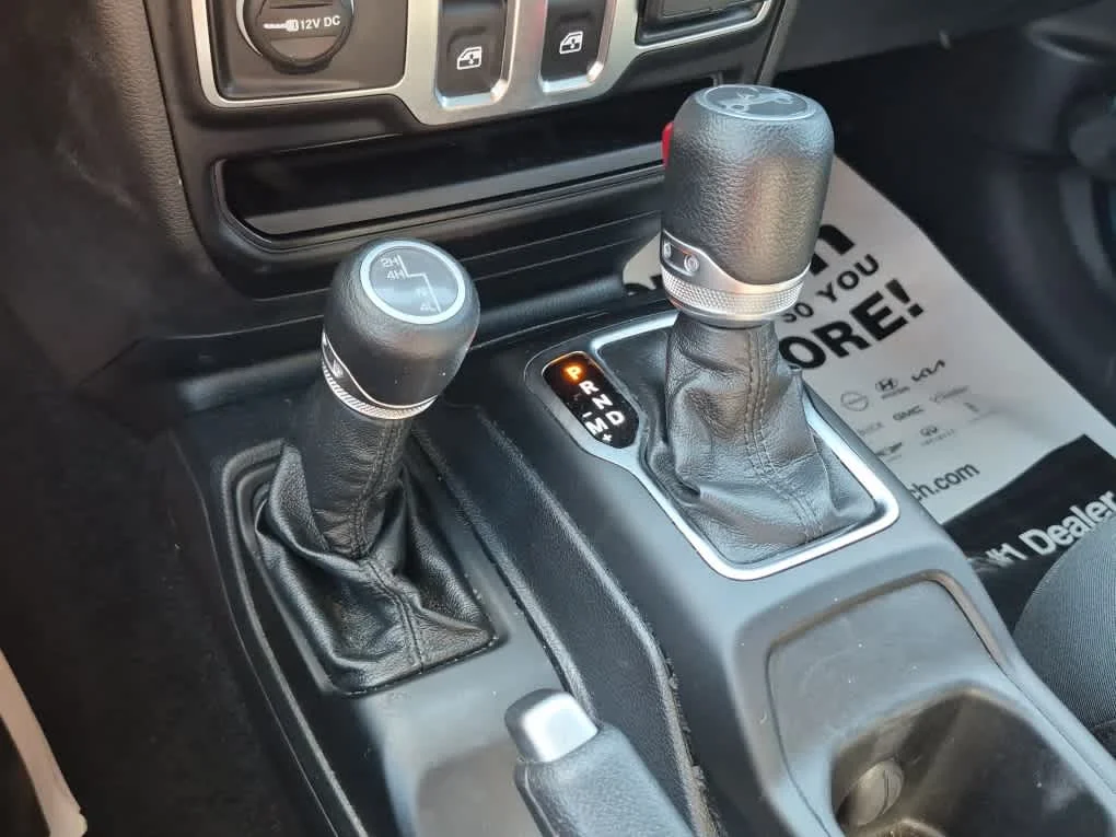 Used 2019 Bikini Pearlcoat Jeep Sport S image 10