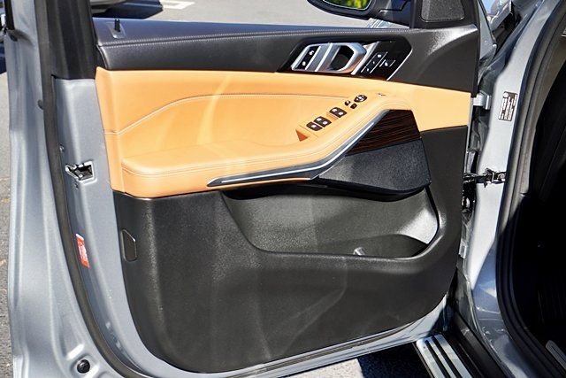 Used 2026 Gray BMW sDrive40i image 24