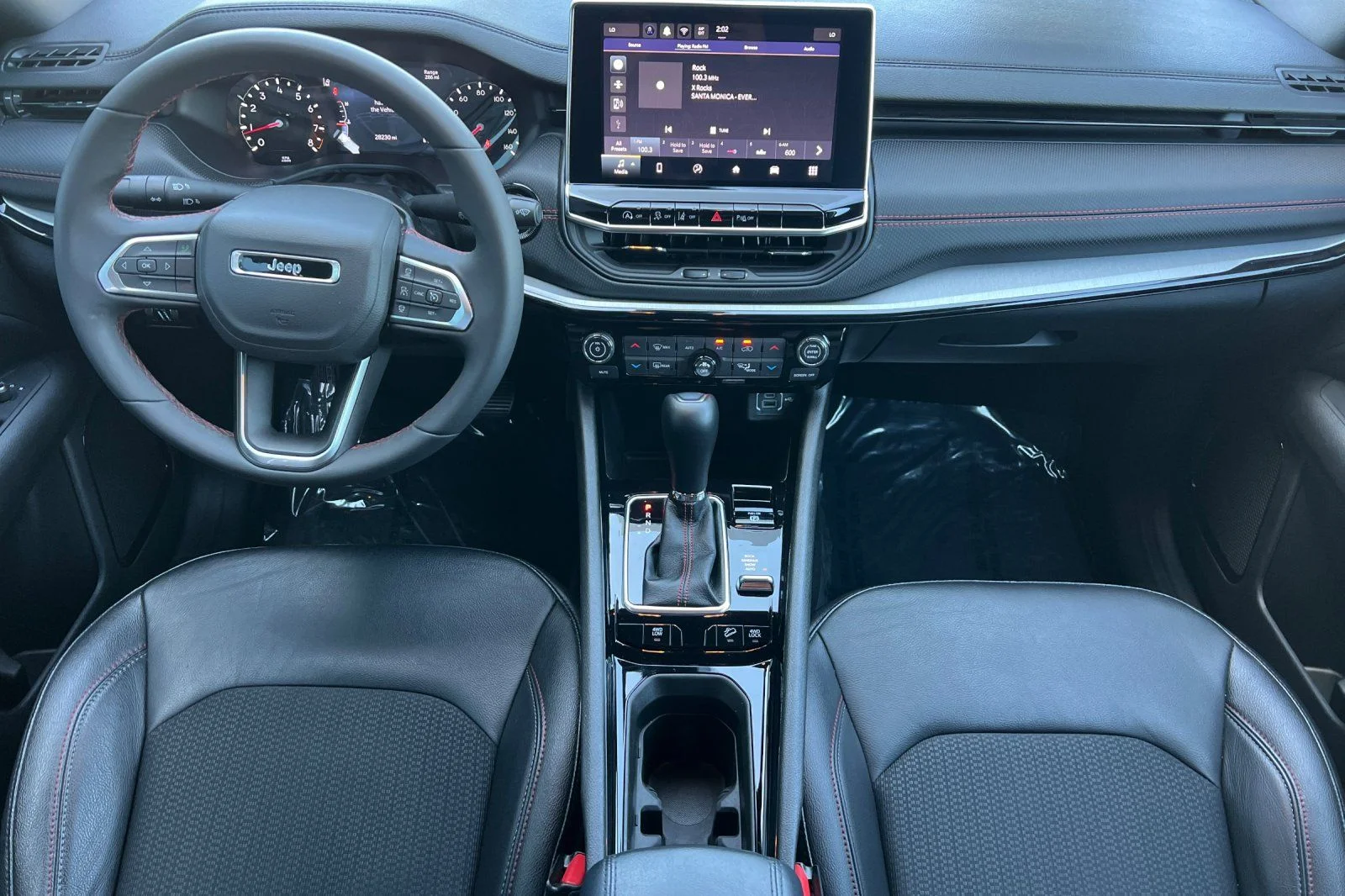 Used 2025 White Jeep Trailhawk image 10