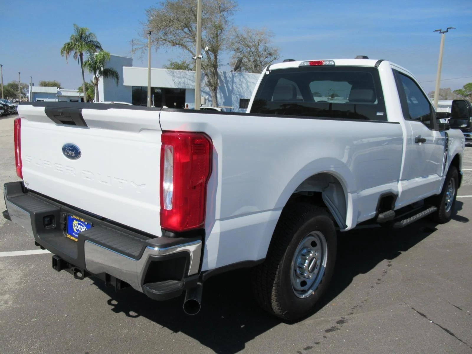 New 2024 Oxford White Ford F-250® XL image 7