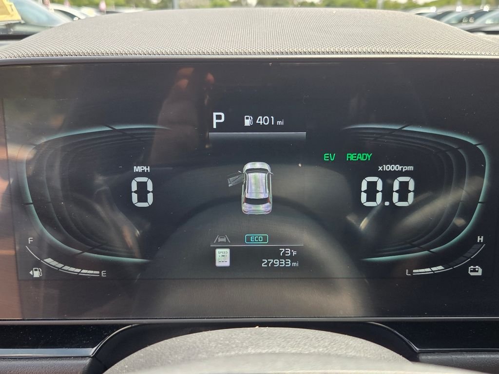Used 2023 White Kia EX image 17