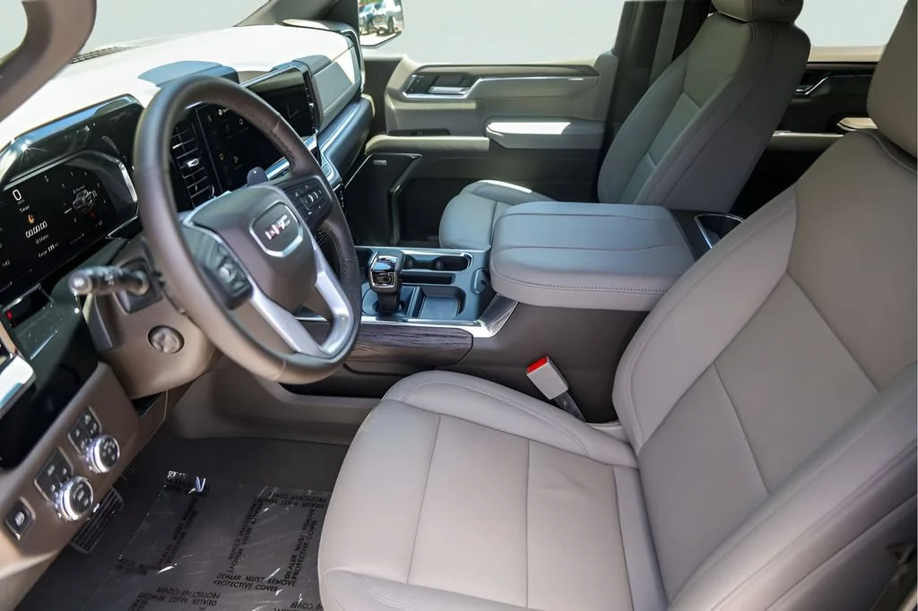 Used 2026 Glacier White Tricoat GMC SLT image 12