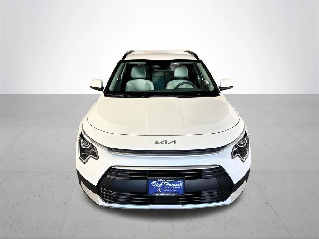 New 2026 Snow White Pearl Kia EX image 3