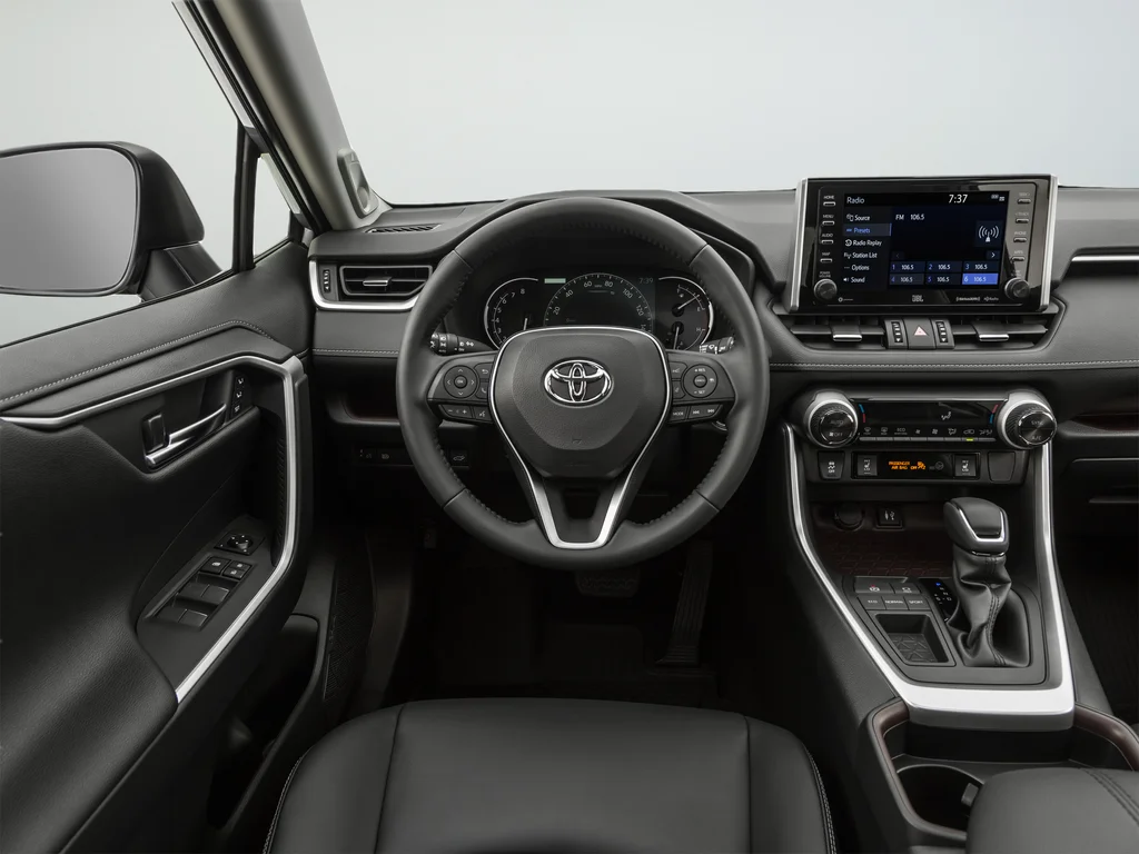 Used 2020 Silver Toyota XLE image 46