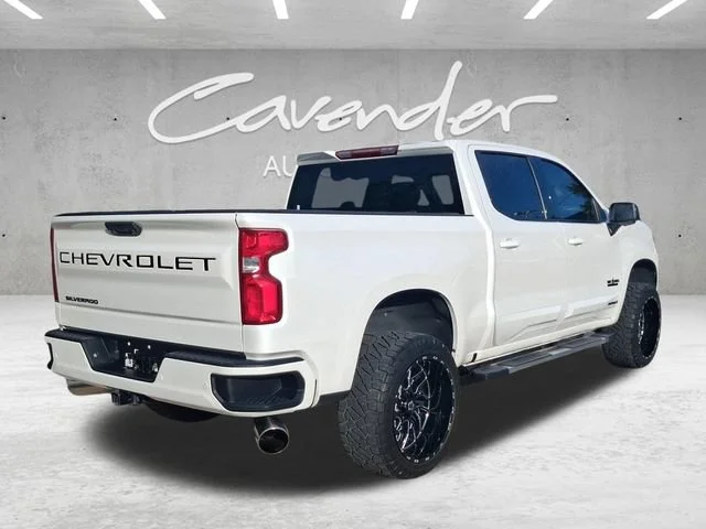 Used 2023 IRIDESCENT PEARL TRICOAT Chevrolet LTZ image 17