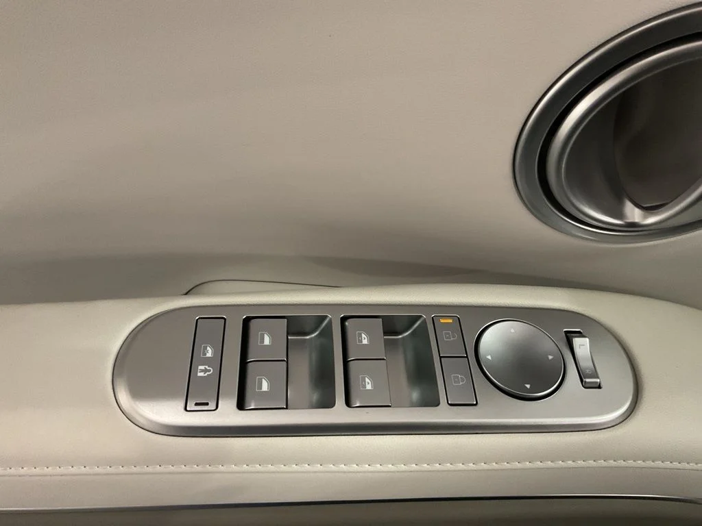 New 2026 Gray Hyundai SE image 9
