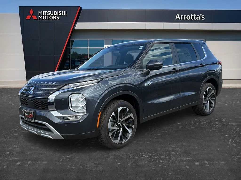 New 2025 Graphite Gray Mitsubishi SE image 3