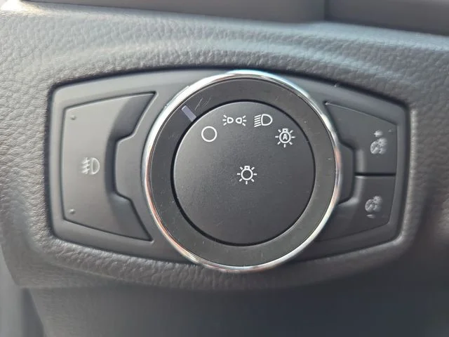 Used 2021 White Ford XL image 21