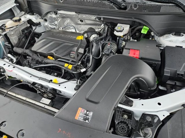 Used 2025 White Chevrolet LT image 22