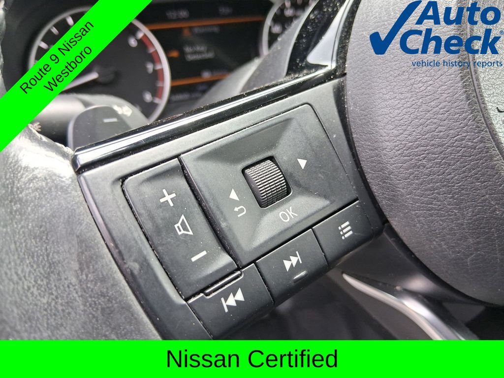 Used 2023 White Nissan SL image 21