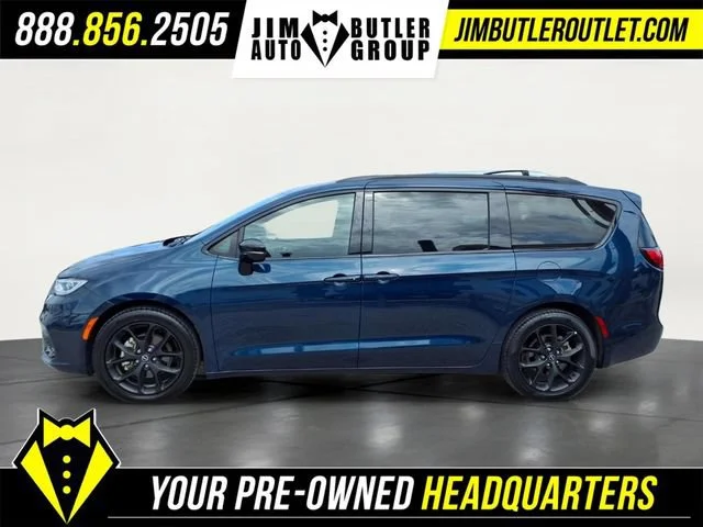 Used 2025 Blue Chrysler Limited image 18