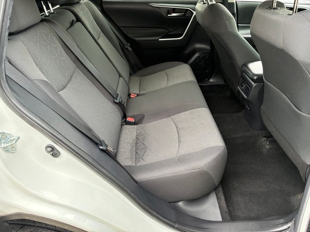 Used 2020 White Toyota XLE image 29