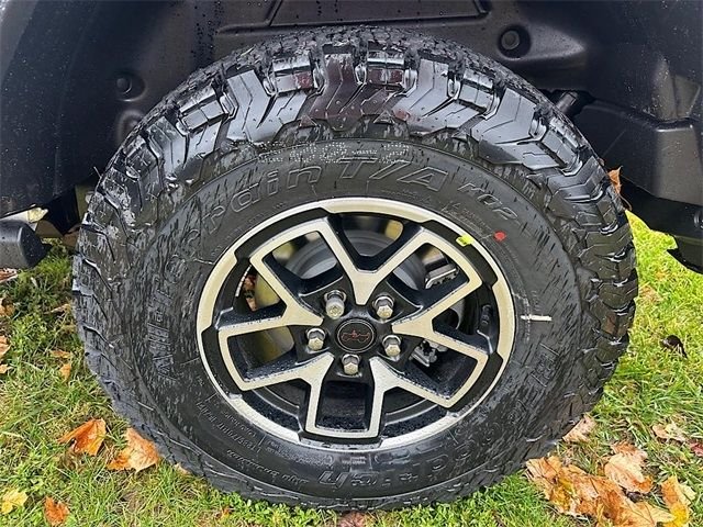 New 2026 Bright White Clearcoat Jeep Rubicon image 24