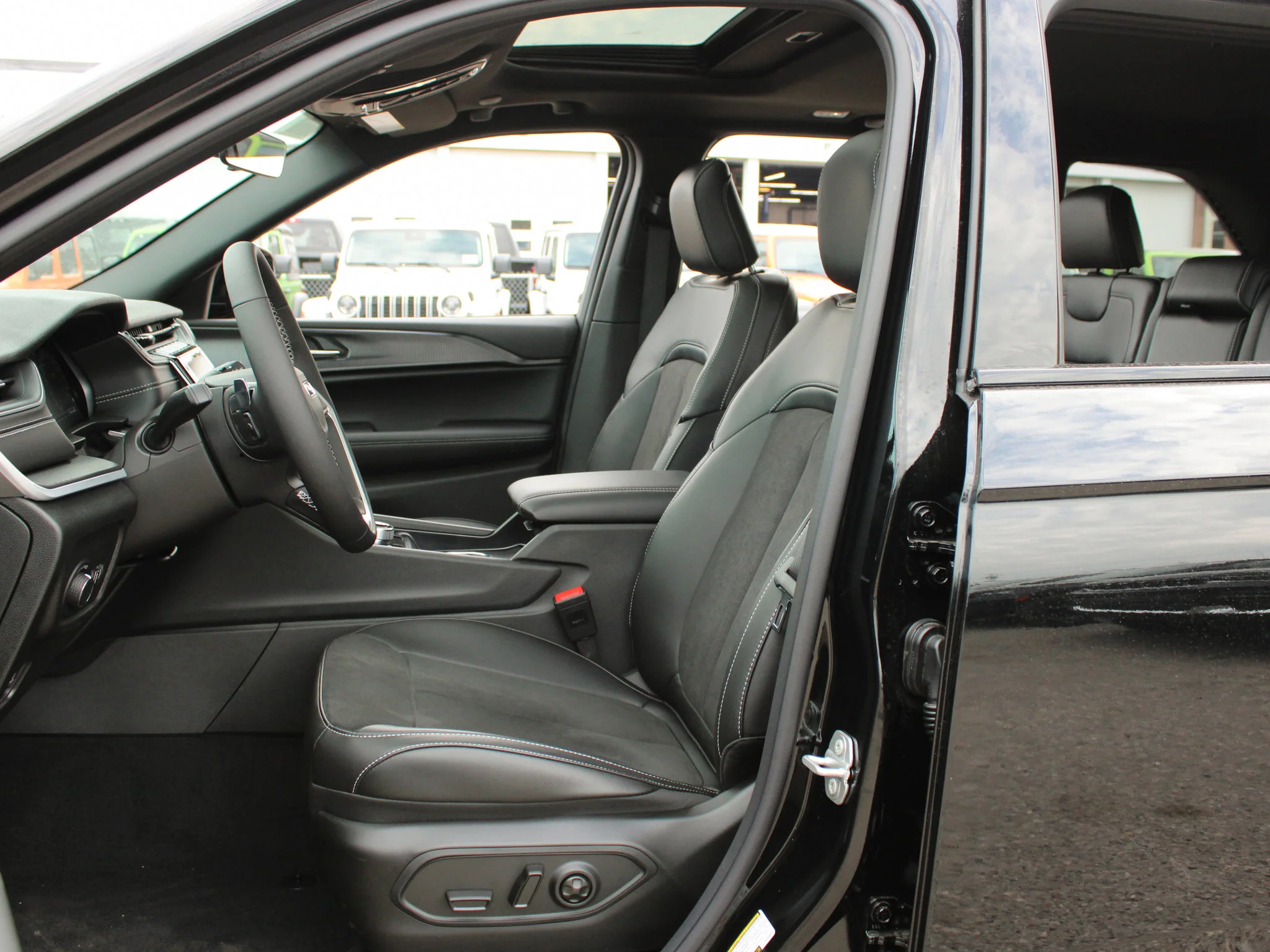 New 2025 Black Jeep Altitude* 4x4, Sunroof, Trailer Tow Group, Heated Leather image 8