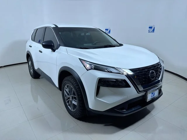 Used 2021 White Nissan S image 1