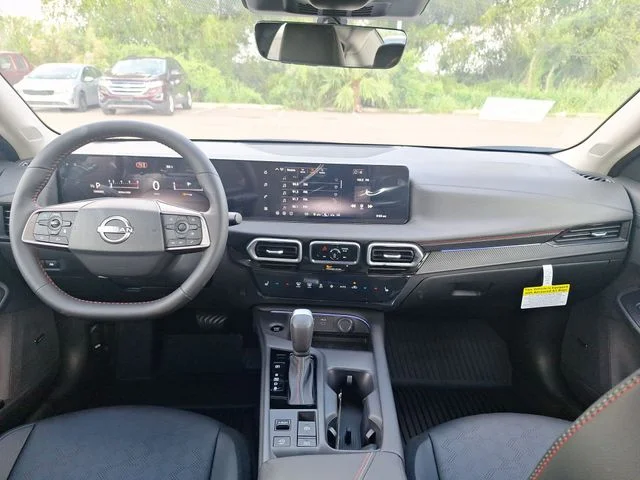 New 2026 Aspen White TriCoat / Super Black Two-tone Nissan SR image 12