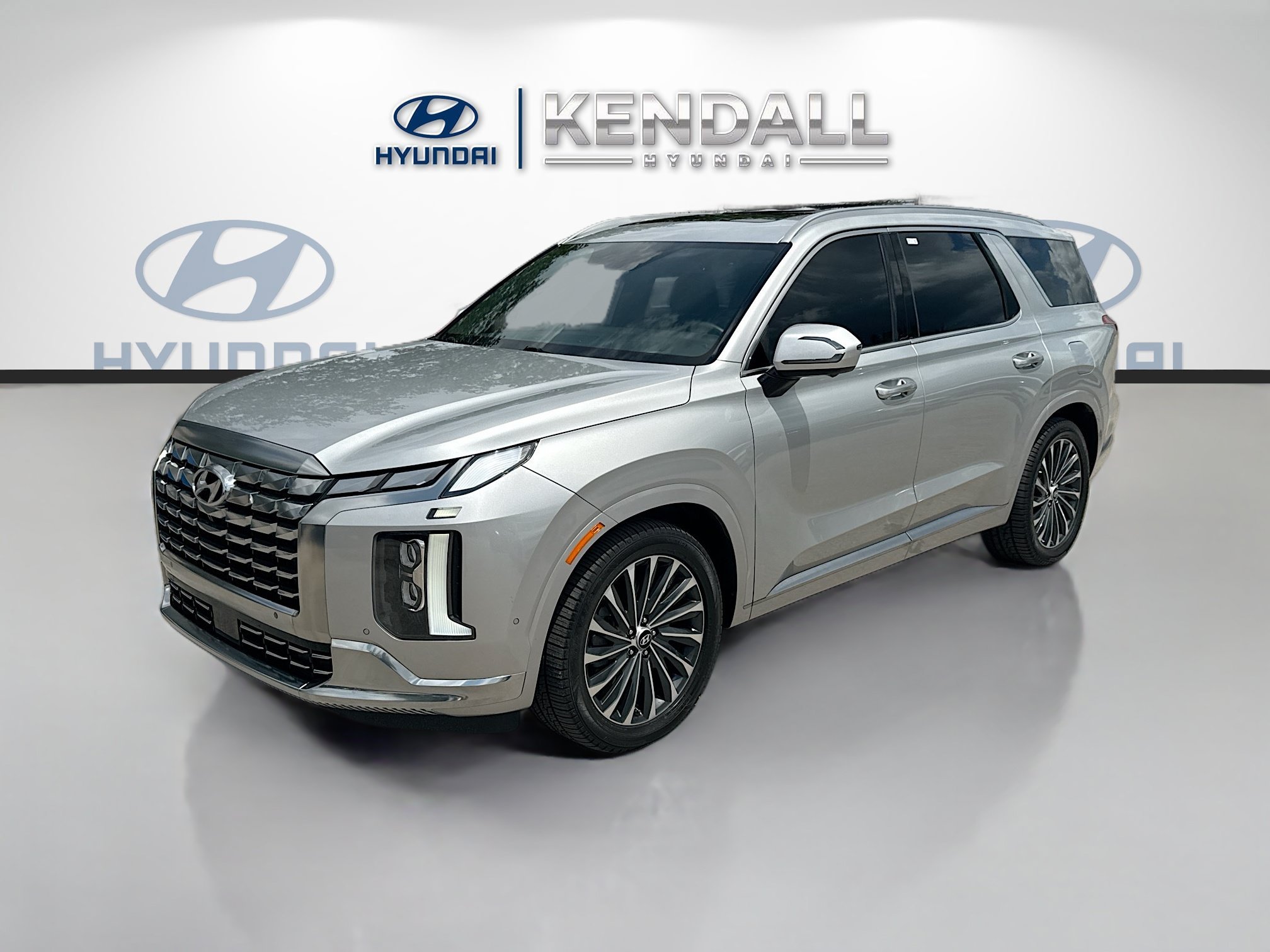 Used 2024 Typhoon Silver Hyundai Calligraphy image 3