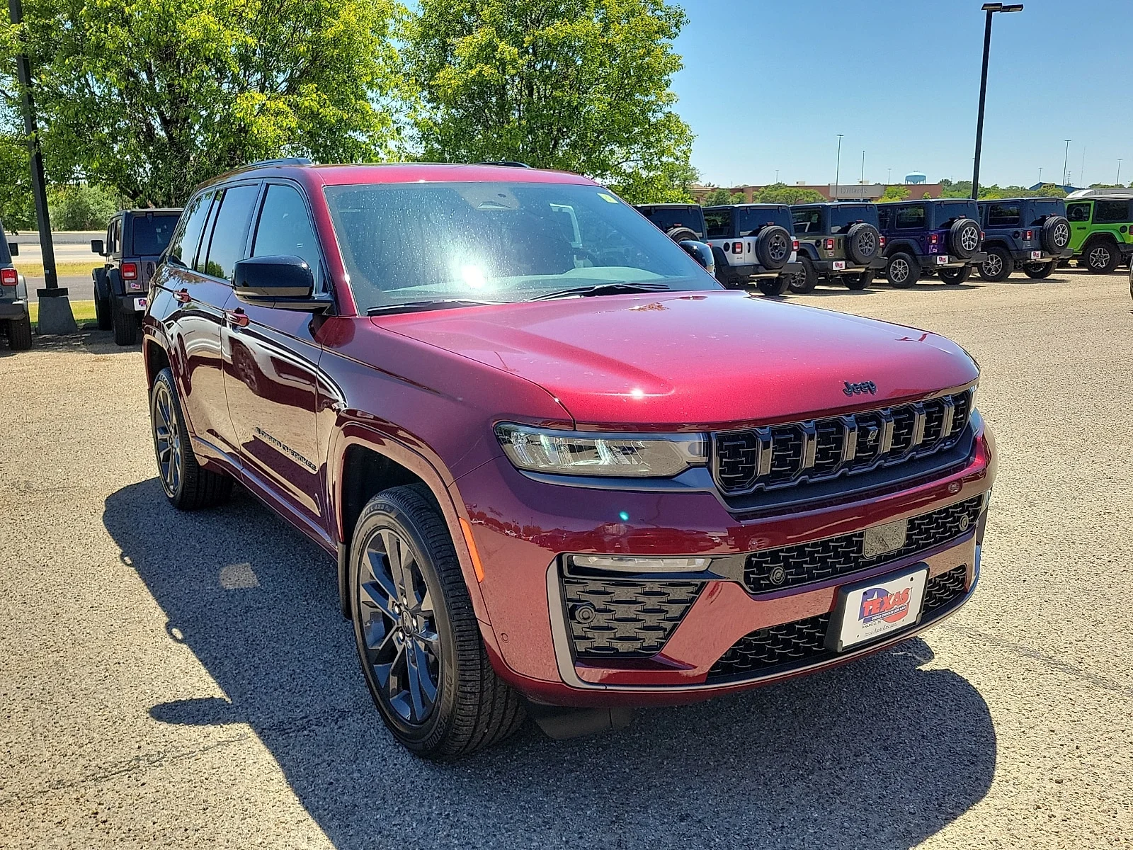 New 2026 Velvet Red Pearlcoat Jeep LIMITED RESERVE 4X4 image 6