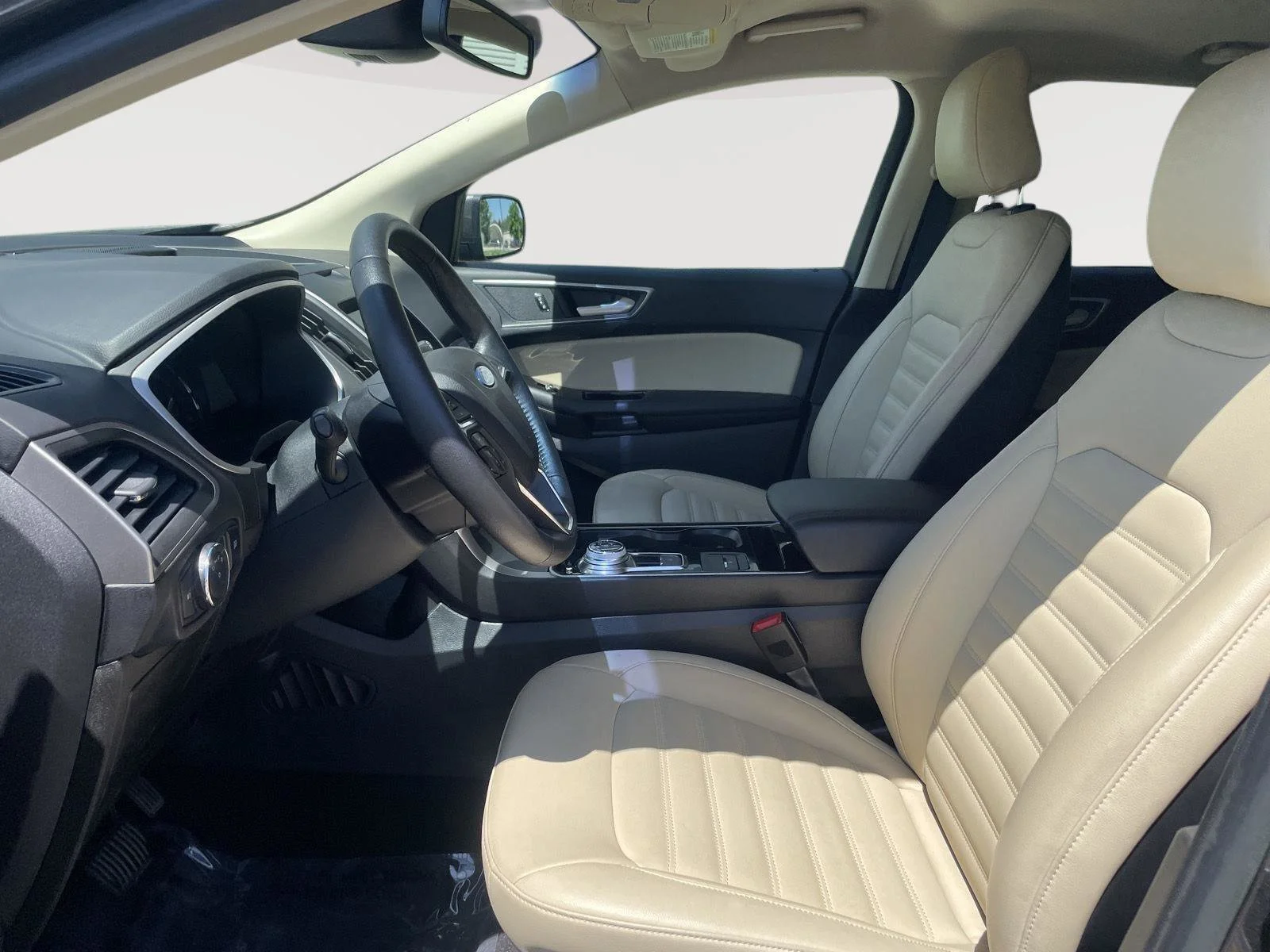Used 2020 Magnetic Ford SEL image 18