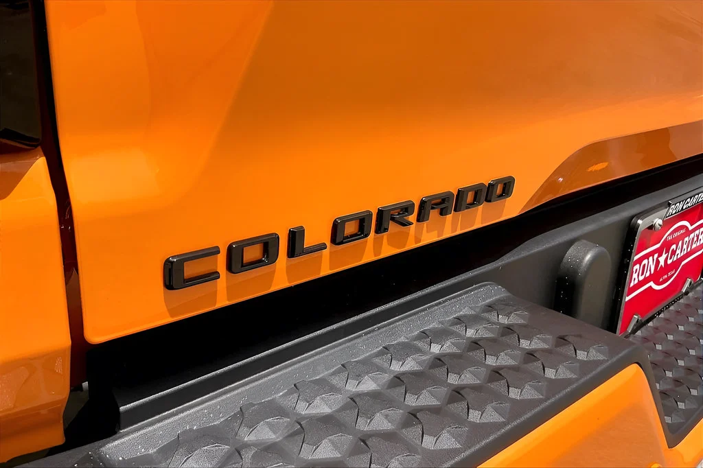 2025 Chevrolet Colorado LT - Photo 16
