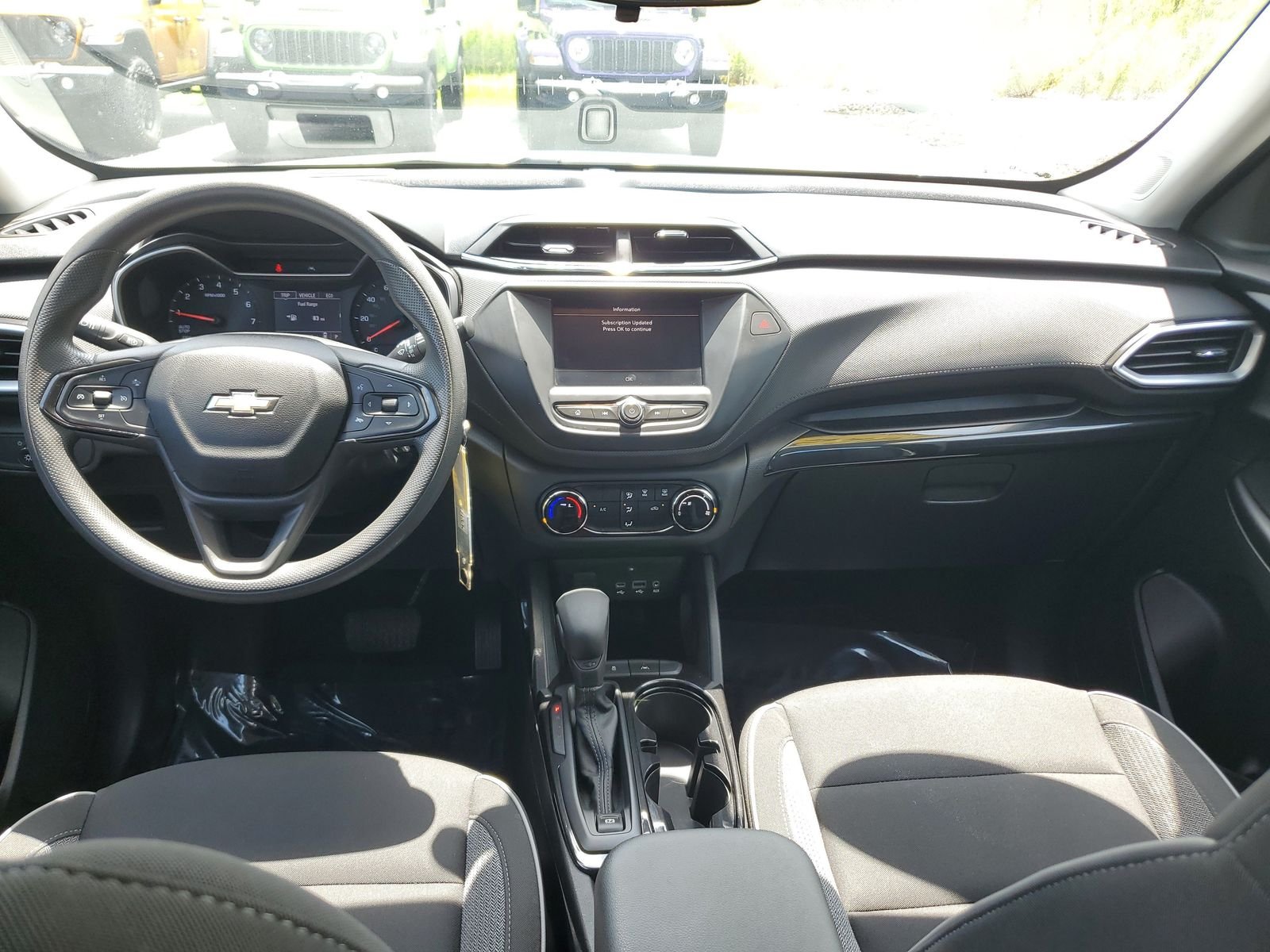 Used 2022 White Chevrolet LS image 6
