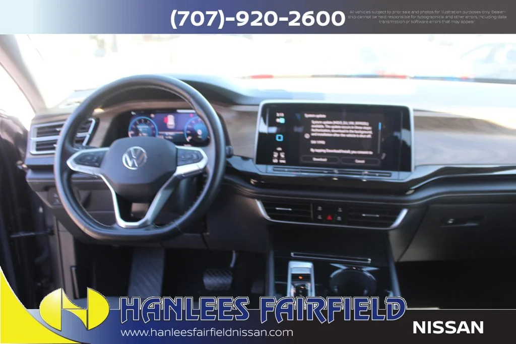 Used 2025  Volkswagen 2.0T SE w/Technology image 19