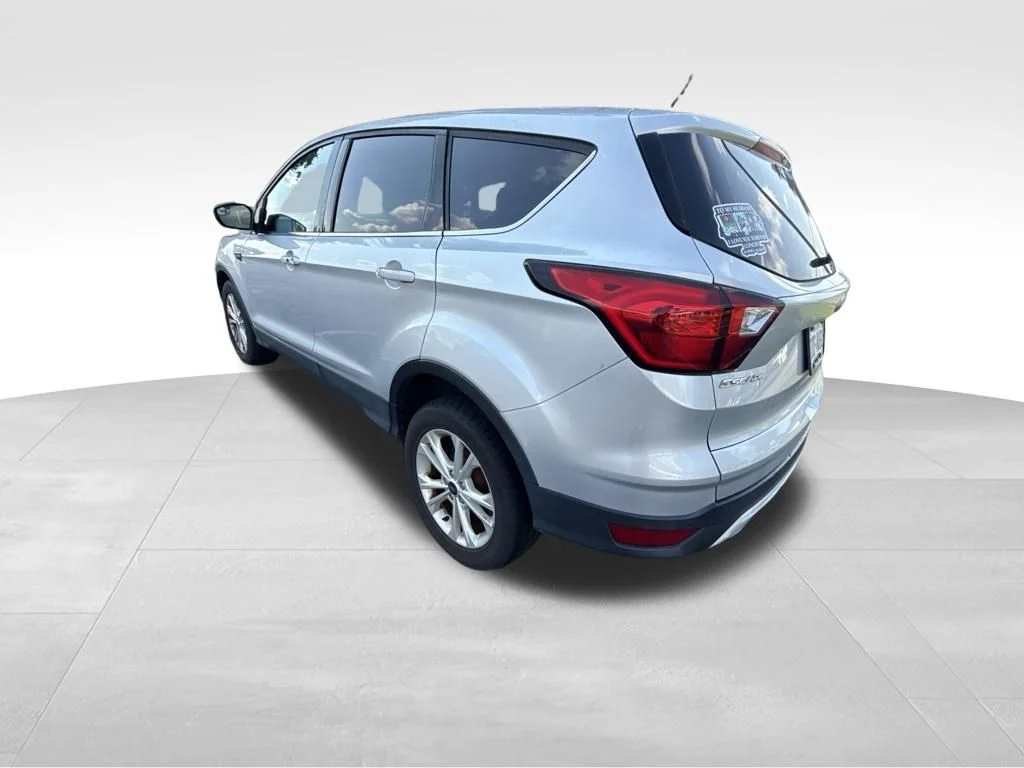 Used 2019 Silver Ford SE image 4