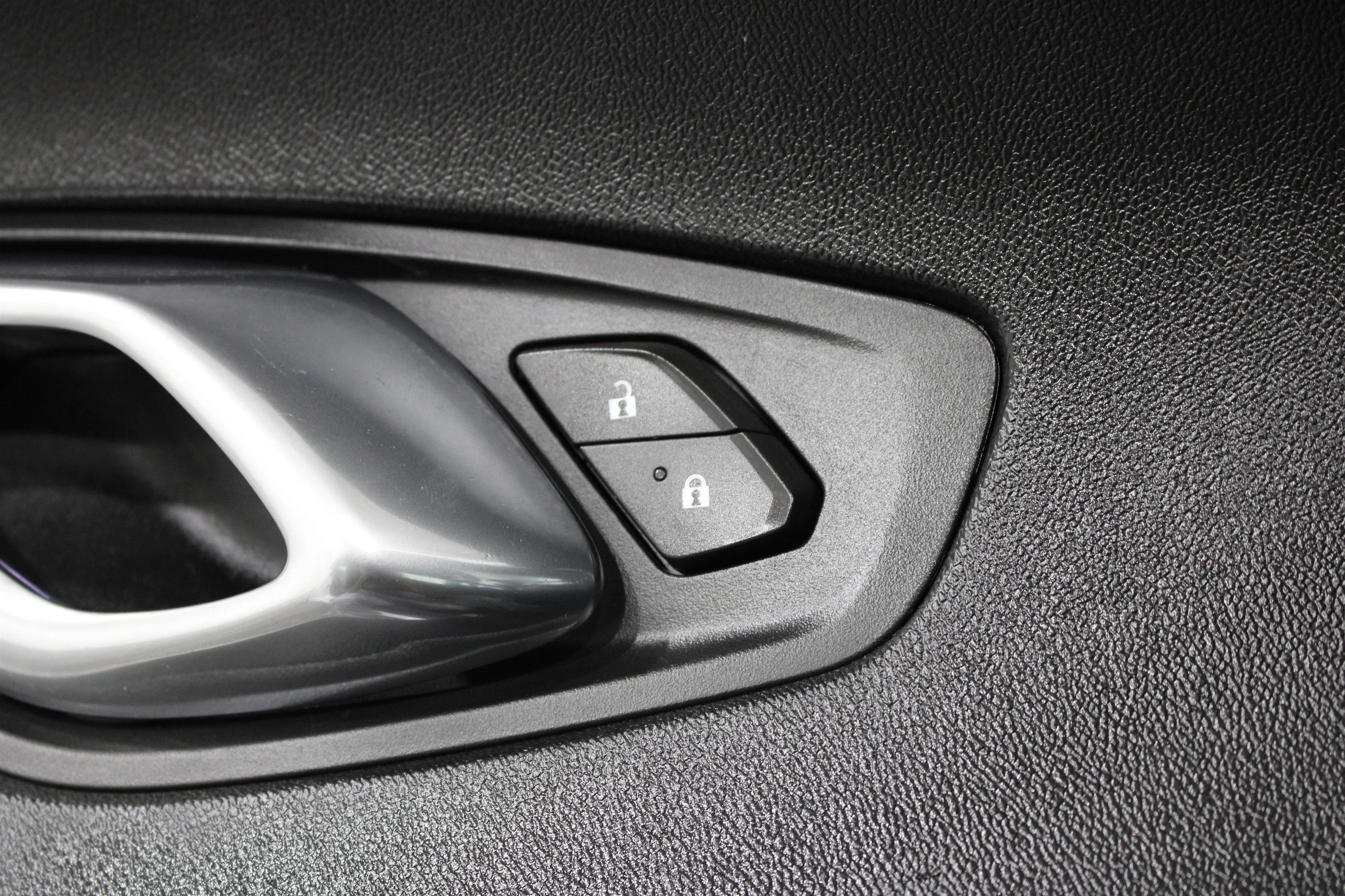 2020 Chevrolet Camaro 1LT - Photo 7