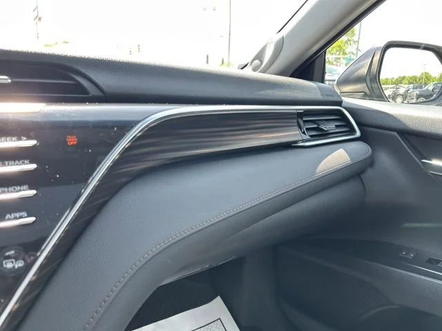Used 2018 Gray Toyota XLE image 38