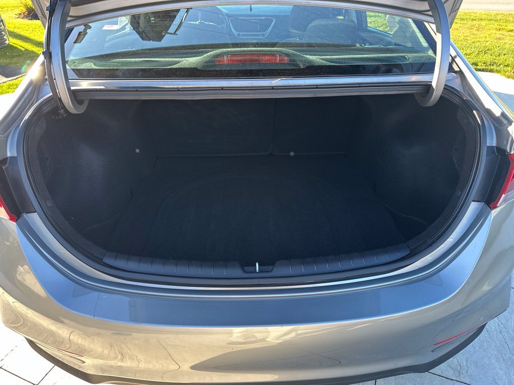 Certified Used 2022 Gray Hyundai SE image 21