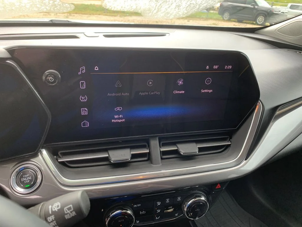 Used 2024 White Chevrolet ACTIV image 23