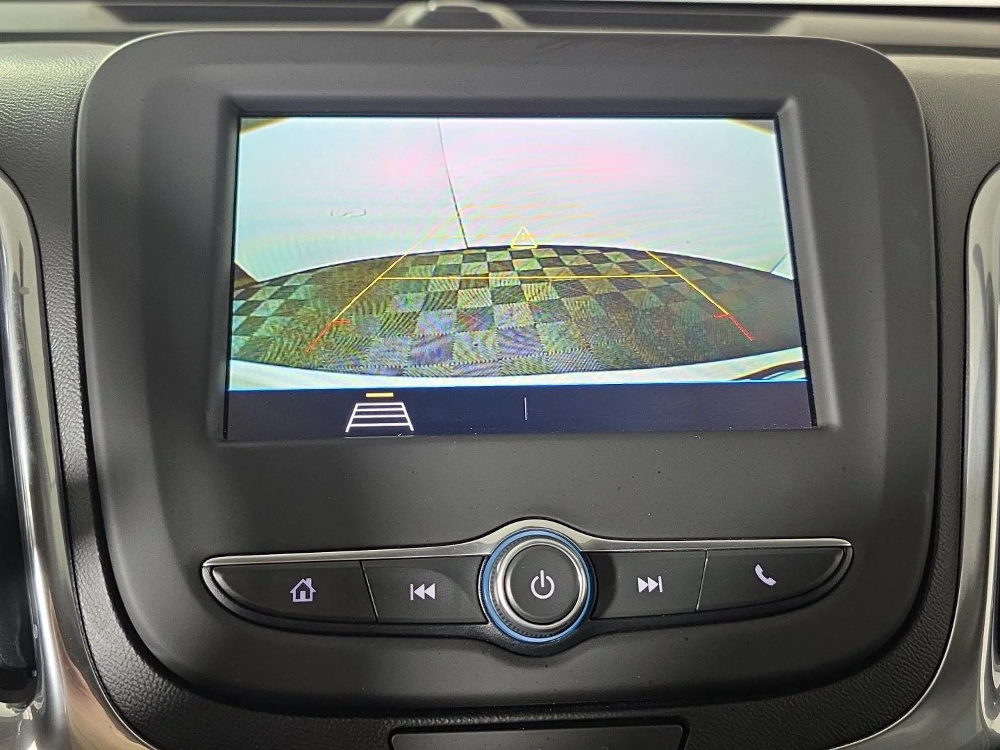 Used 2019 Iridescent Pearl Tricoat Chevrolet LT image 5